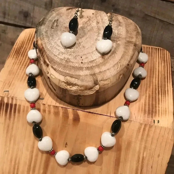 Semi precious stone heart necklace set (handmade) - Picture 1 of 3